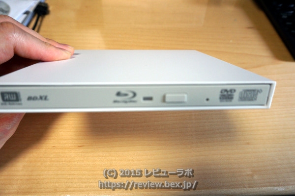 ロジテック 超薄型ポータブルBDドライブ 「LBD-PUB6U3VWH」 厚み